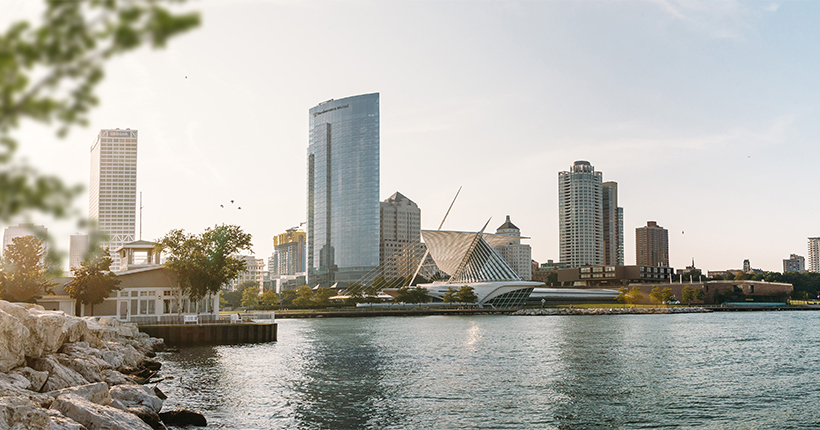 Photo of Milwaukee skyline featuring the Museum.